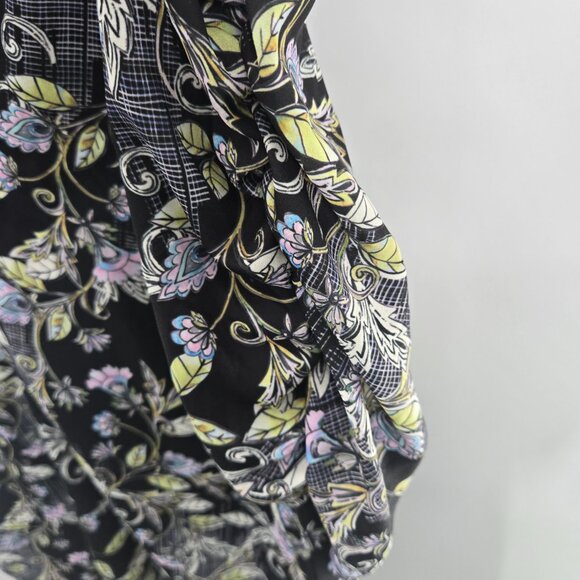 Torrid Harper Black Paisley Gold Leaf Pullover V-Neck Blouse Size 1/1X - Picture 3 of 16